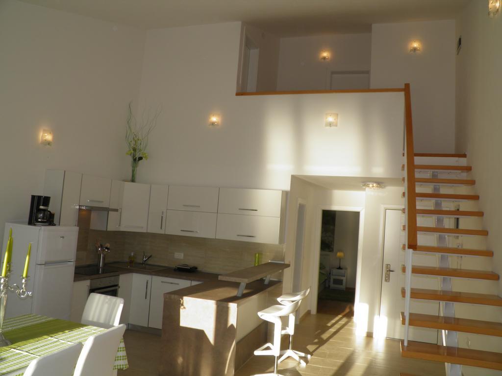 Apartments Perla Dinjiška Esterno foto