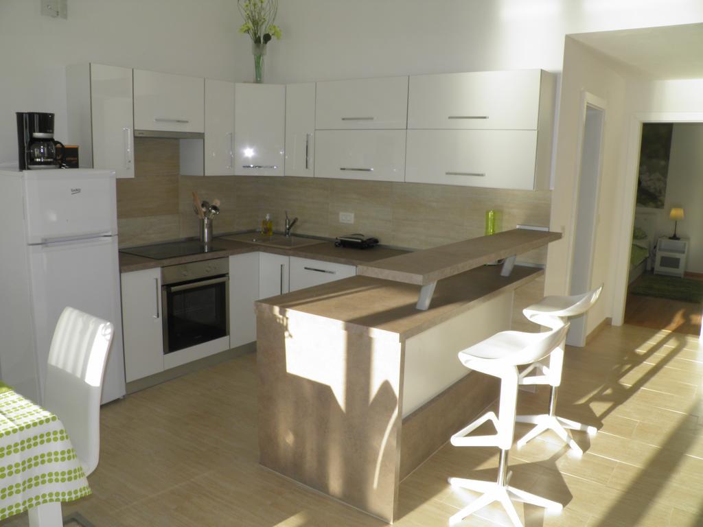 Apartments Perla Dinjiška Esterno foto