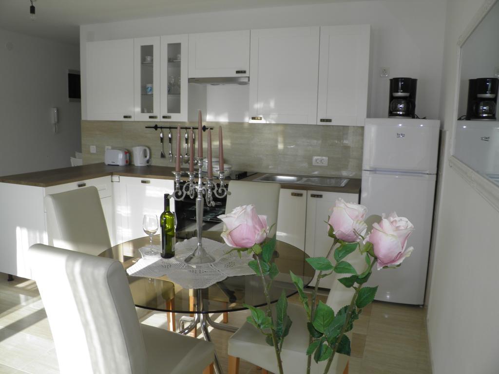 Apartments Perla Dinjiška Esterno foto
